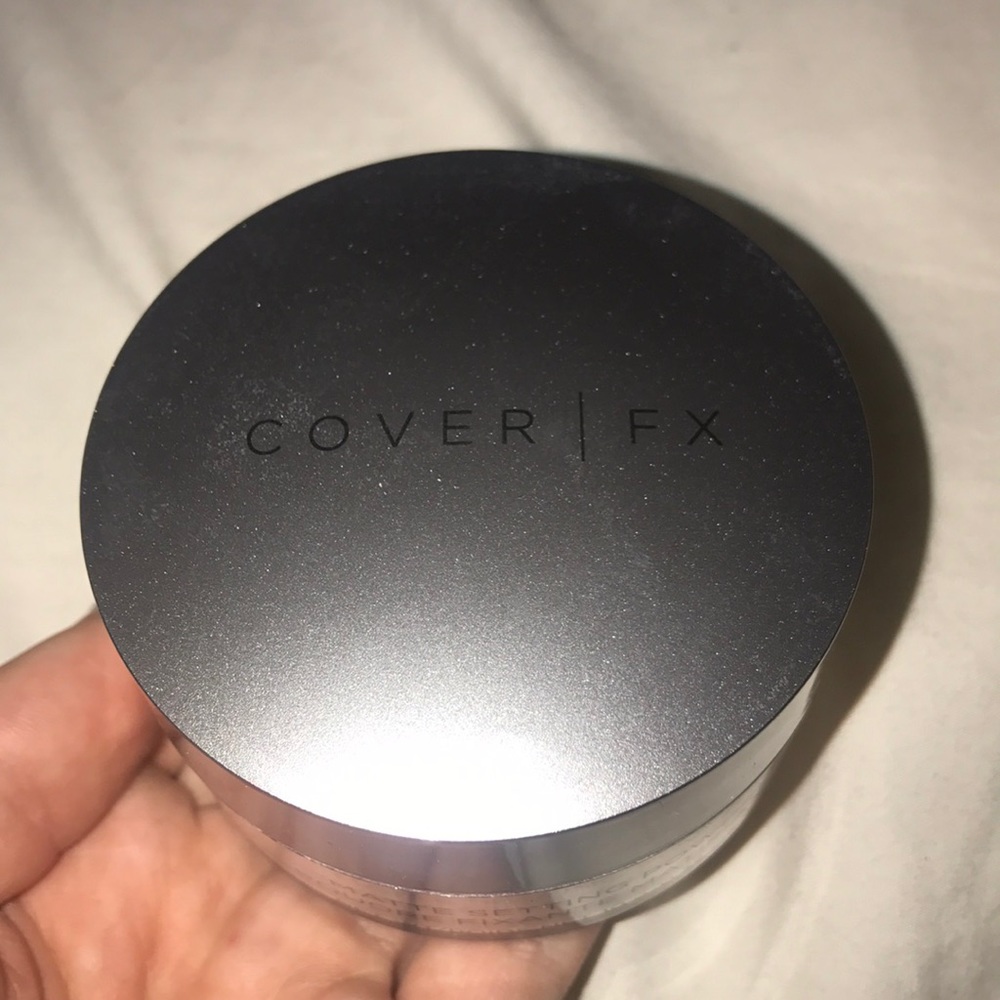 Cover FX setting powder